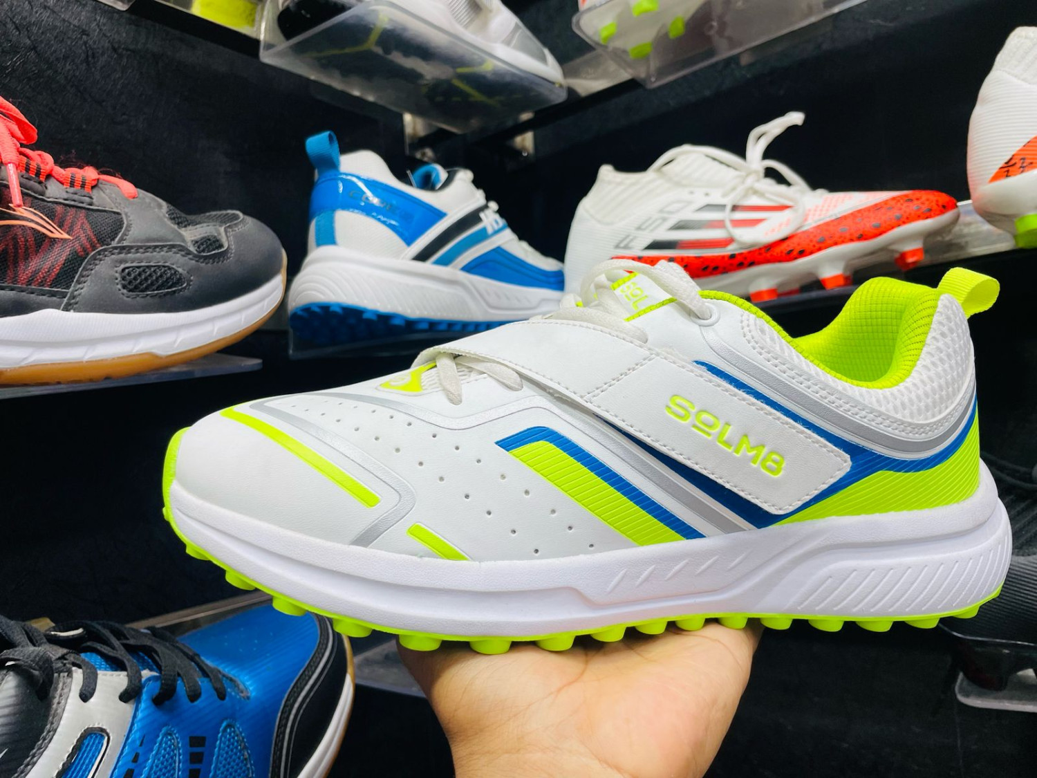 SOLM8-Cricket Shoes for Men Rubber Spikes